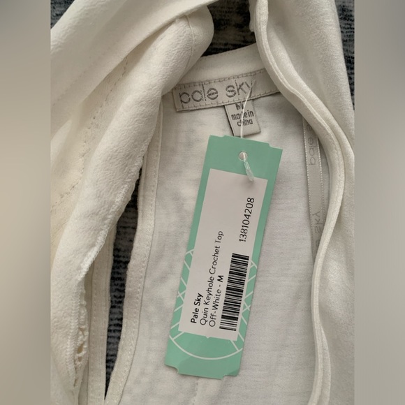 Daniel Rainn Quin Sleeveless Keyhole Crochet Blouse | Medium | White - Picture 6 of 11